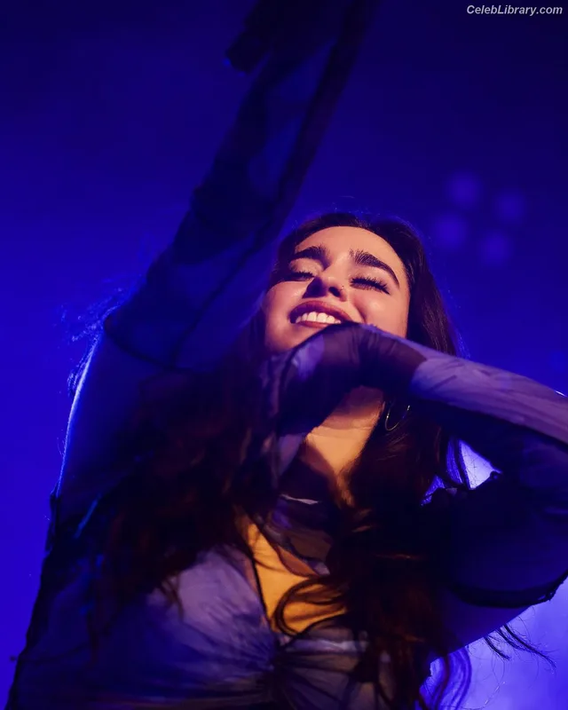 Lauren Jauregui photo 21 of 678
