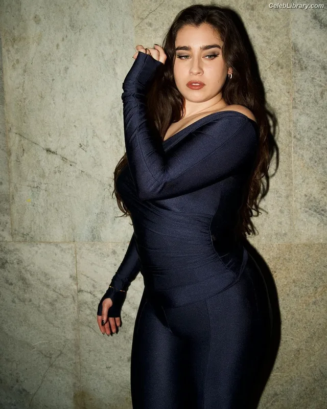 Lauren Jauregui photo 23 of 678