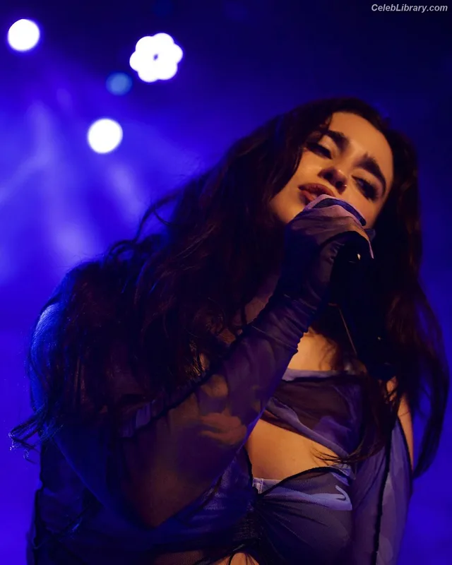 Lauren Jauregui photo 4 of 678