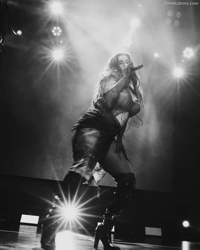 Lauren Jauregui photo 6 of 678