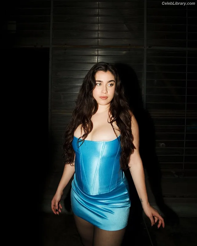 Lauren Jauregui photo 7 of 678