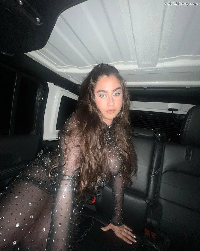 Lauren Jauregui photo 11 of 678