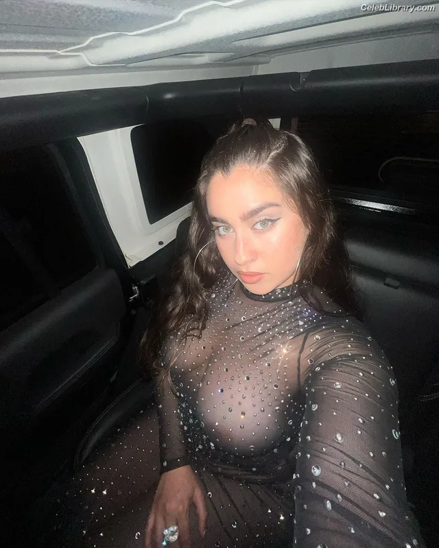 Lauren Jauregui photo 12 of 678