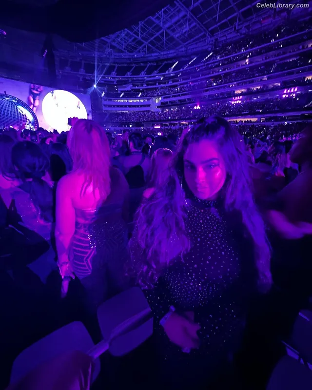 Lauren Jauregui photo 15 of 678