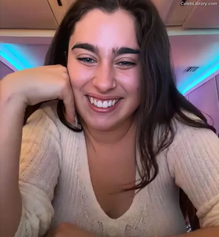 Lauren Jauregui photo 20 of 678
