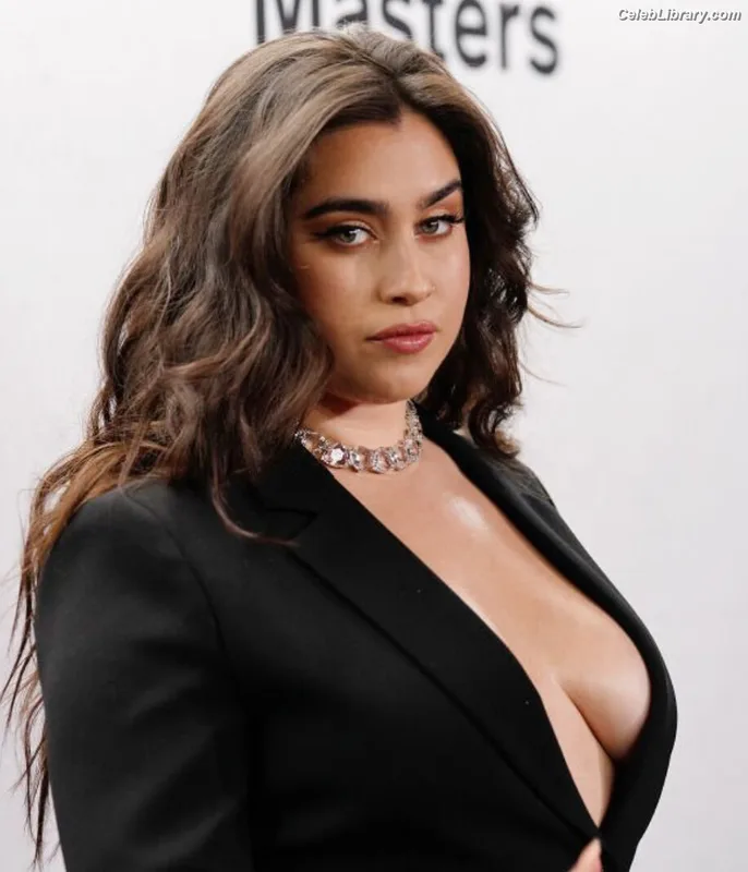Lauren Jauregui photo 22 of 678