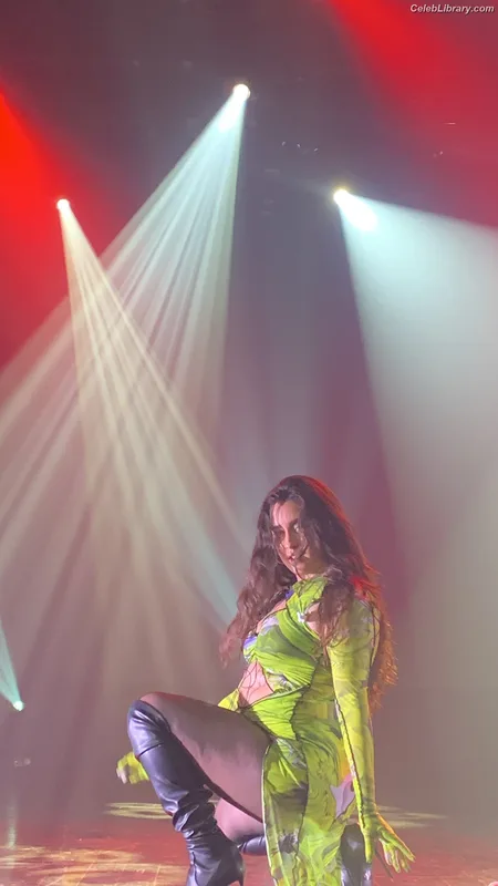 Lauren Jauregui photo 9 of 678