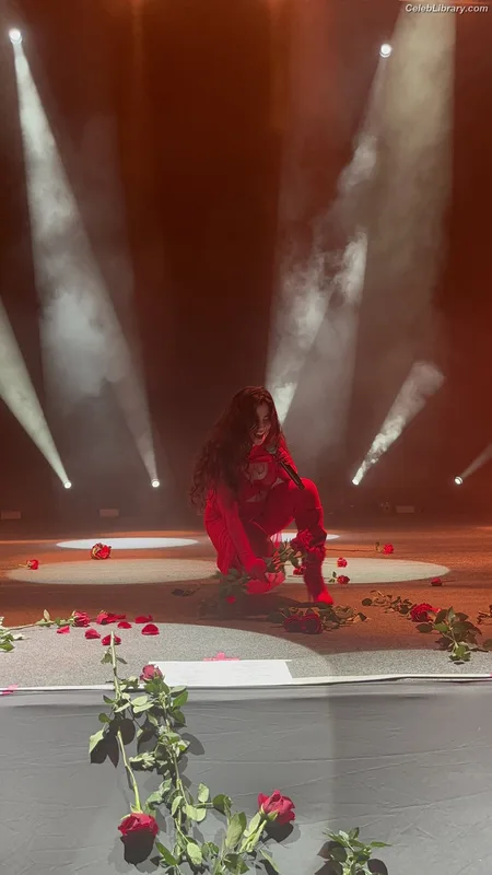 Lauren Jauregui photo 15 of 678