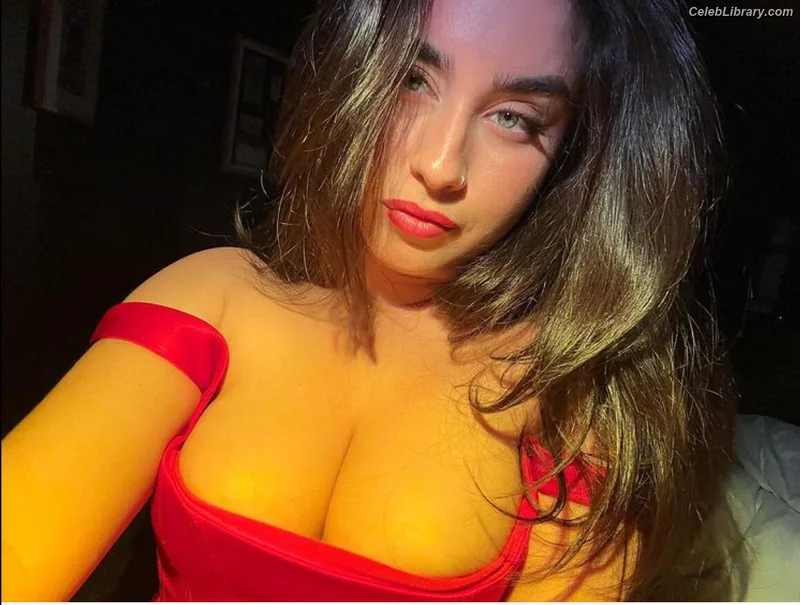 Lauren Jauregui photo 4 of 678