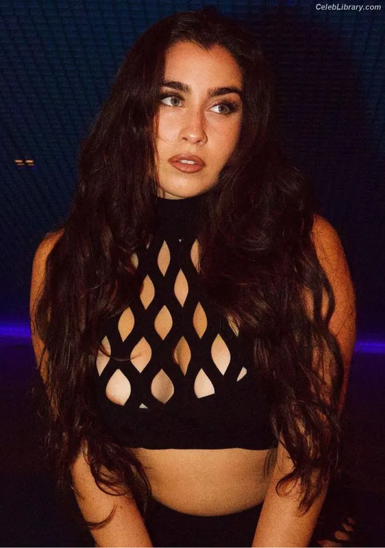 Lauren Jauregui photo 6 of 678