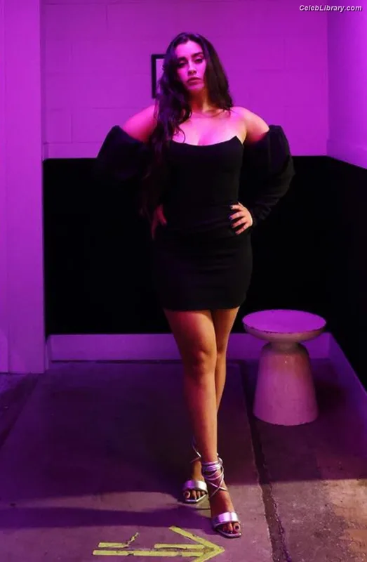 Lauren Jauregui photo 8 of 678