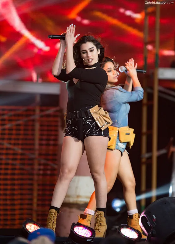Lauren Jauregui photo 15 of 678