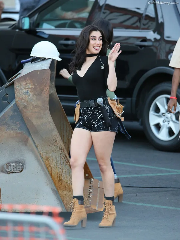 Lauren Jauregui photo 18 of 678