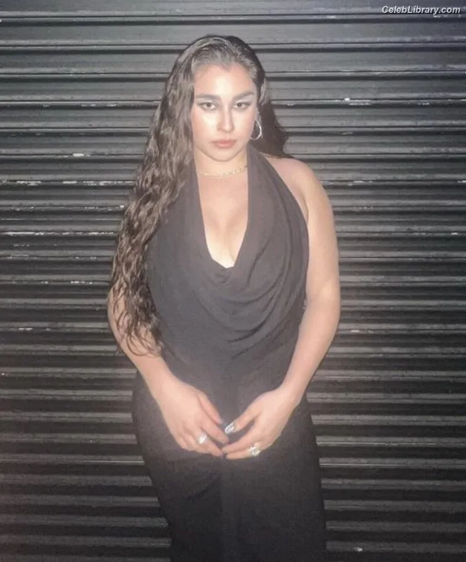 Lauren Jauregui photo 13 of 678