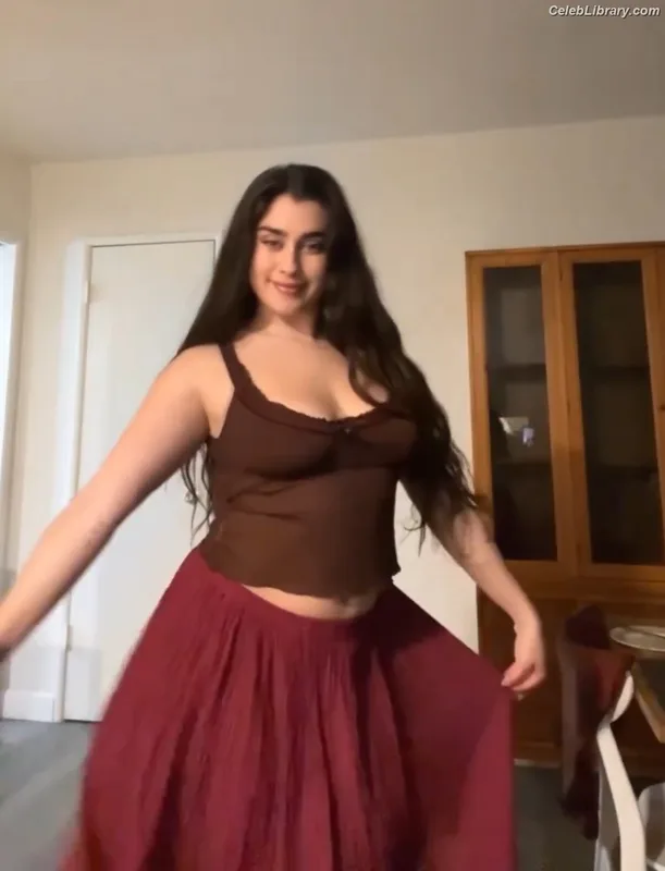 Lauren Jauregui photo 17 of 678