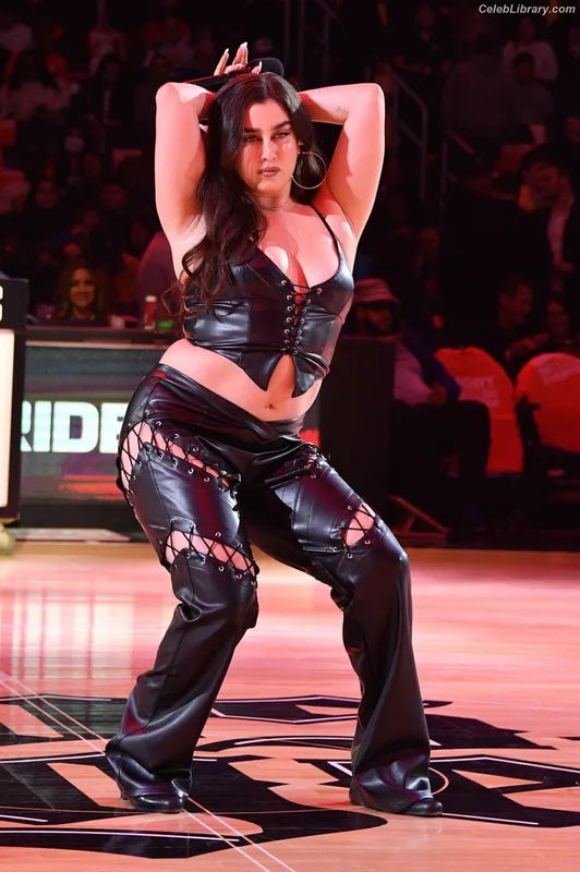 Lauren Jauregui photo 21 of 678