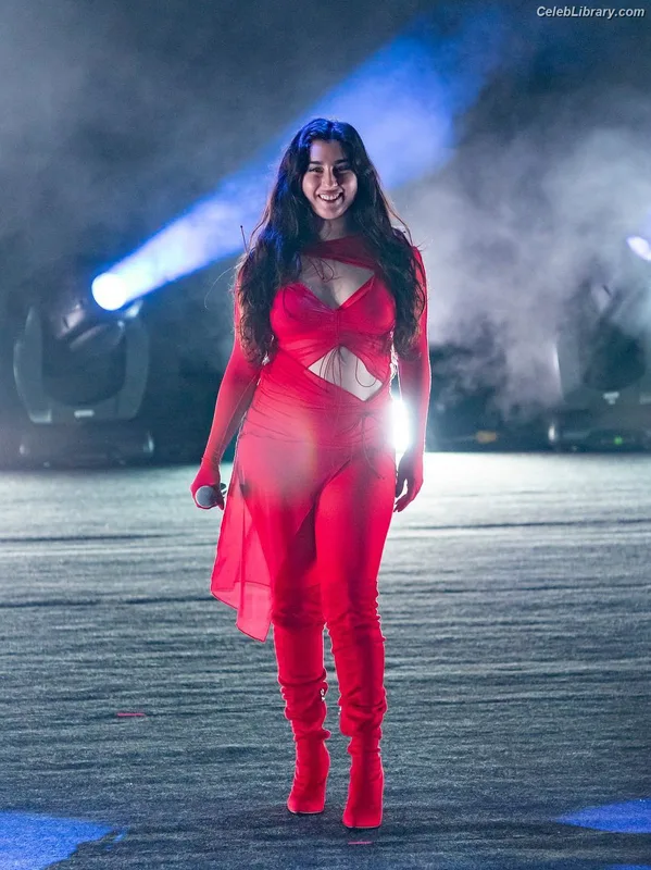 Lauren Jauregui photo 22 of 678