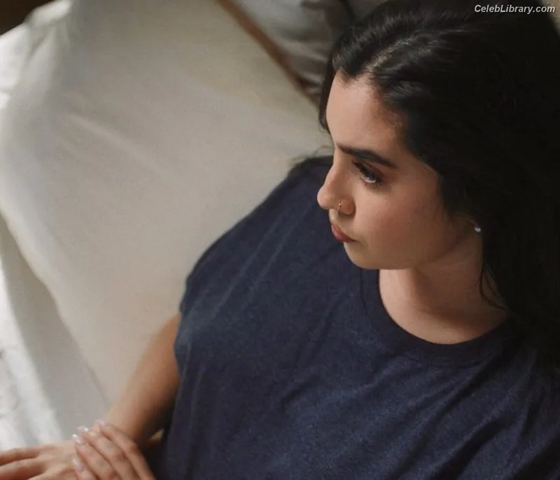 Lauren Jauregui photo 1 of 678