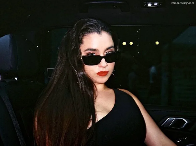 Lauren Jauregui photo 4 of 678