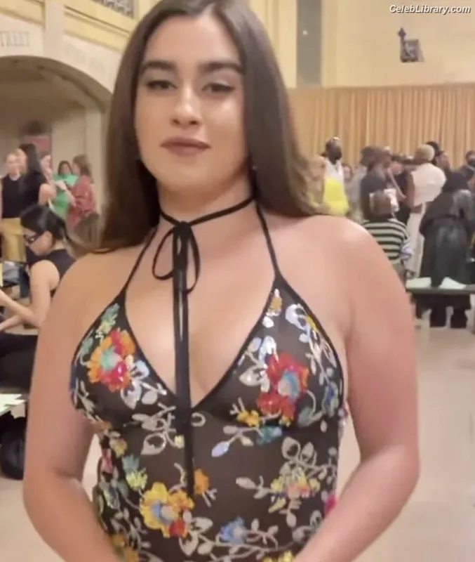 Lauren Jauregui photo 10 of 678