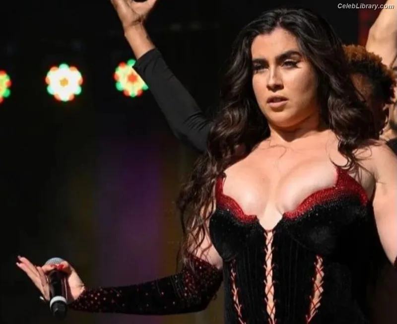 Lauren Jauregui photo 21 of 678