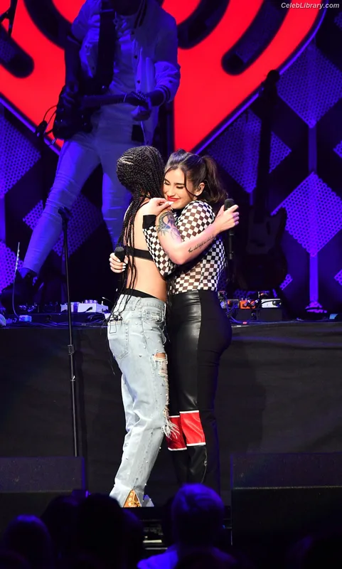 Lauren Jauregui photo 1 of 678