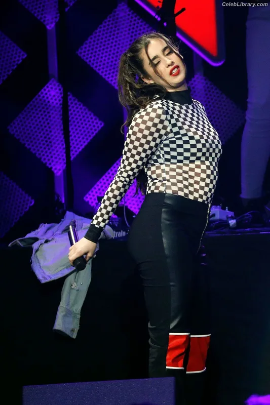 Lauren Jauregui photo 5 of 678