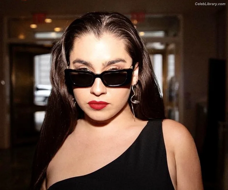Lauren Jauregui photo 15 of 678