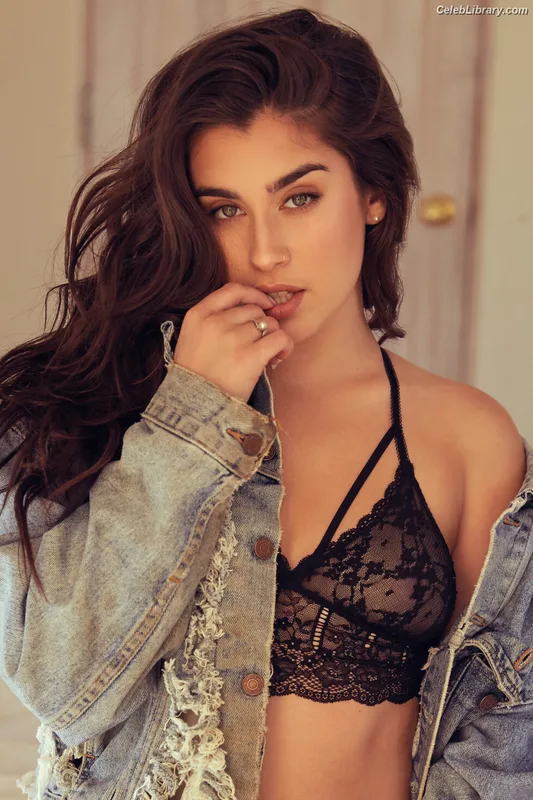 Lauren Jauregui photo 24 of 678