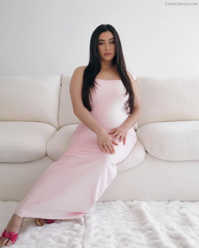 Lauren Jauregui photo 8 of 678