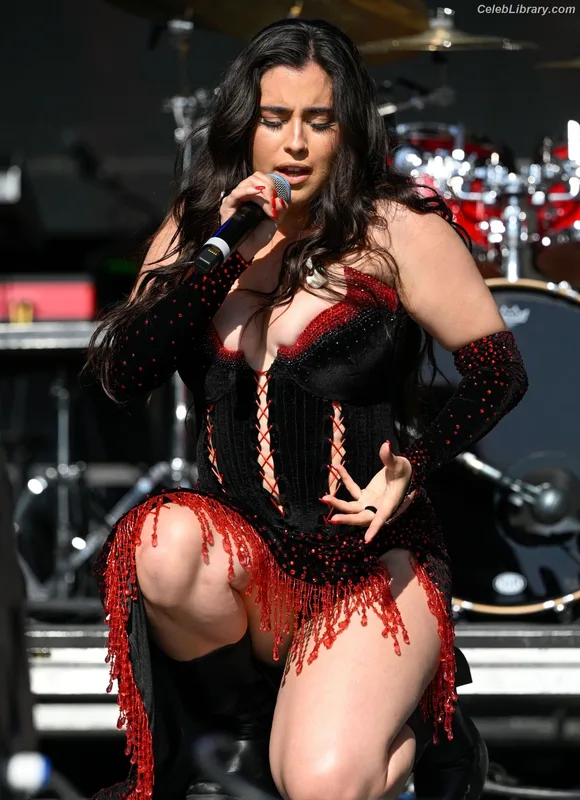 Lauren Jauregui photo 10 of 678