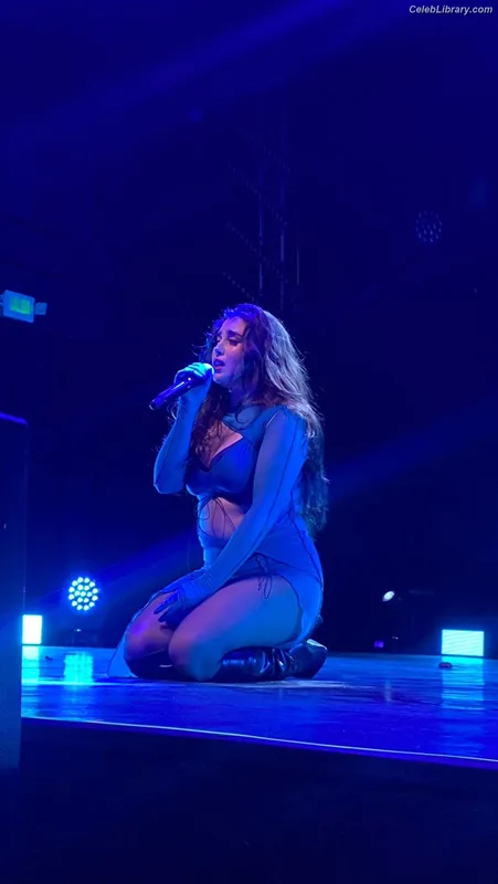 Lauren Jauregui photo 16 of 678