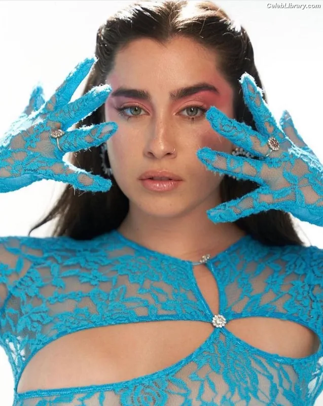 Lauren Jauregui photo 17 of 678