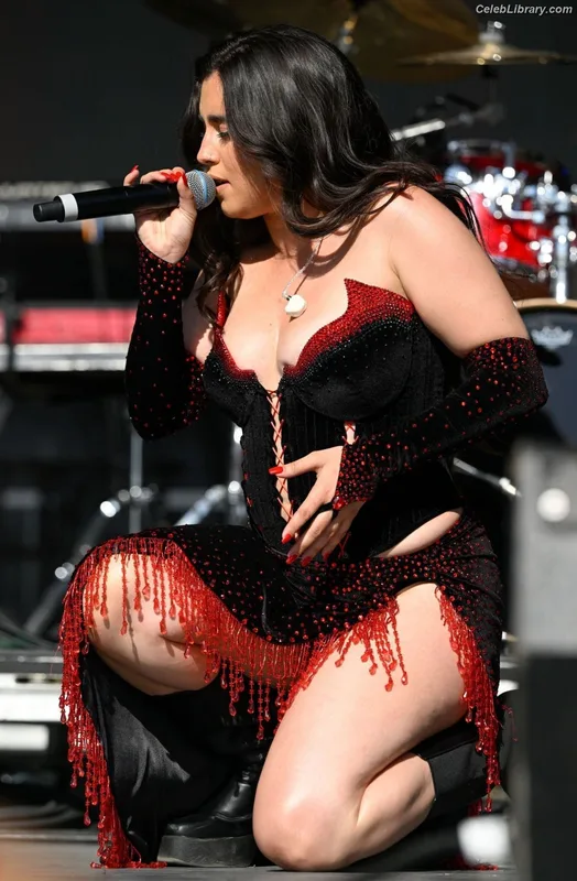 Lauren Jauregui photo 23 of 678