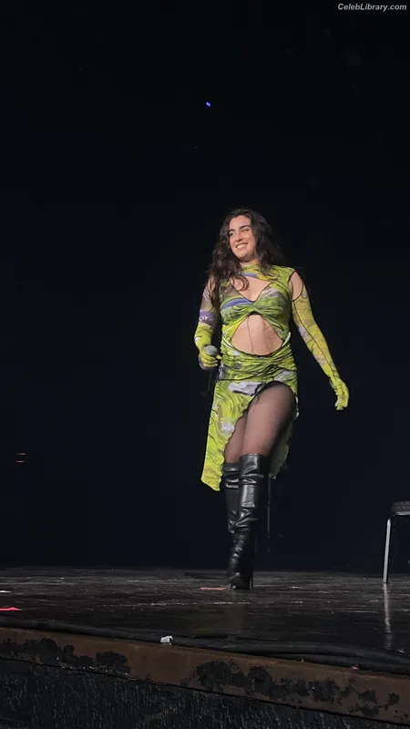 Lauren Jauregui photo 24 of 678