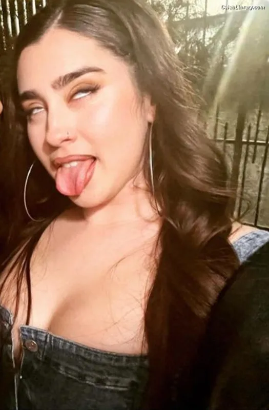 Lauren Jauregui photo 1 of 678
