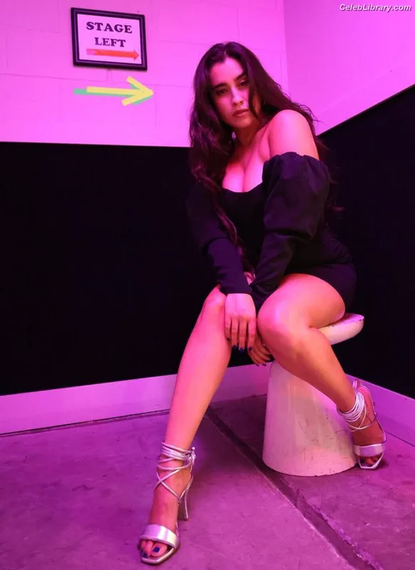 Lauren Jauregui photo 6 of 678