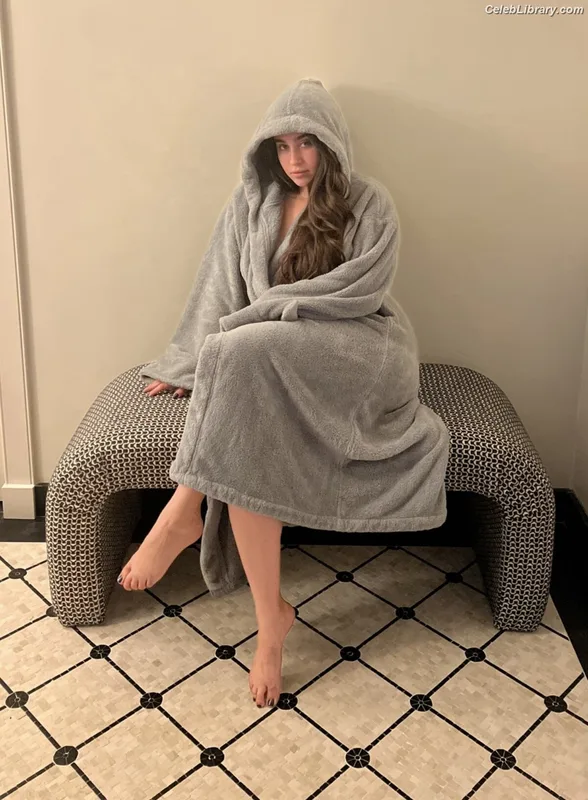 Lauren Jauregui photo 7 of 678