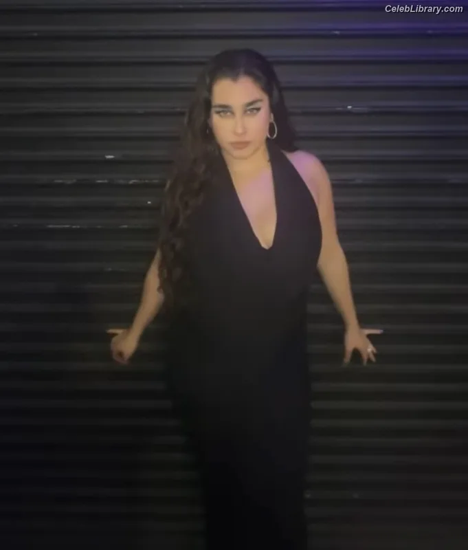 Lauren Jauregui photo 18 of 678