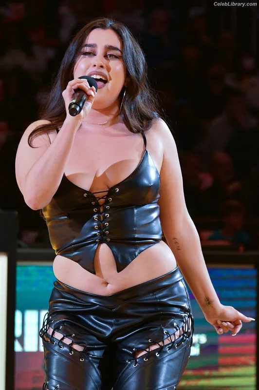 Lauren Jauregui photo 19 of 678