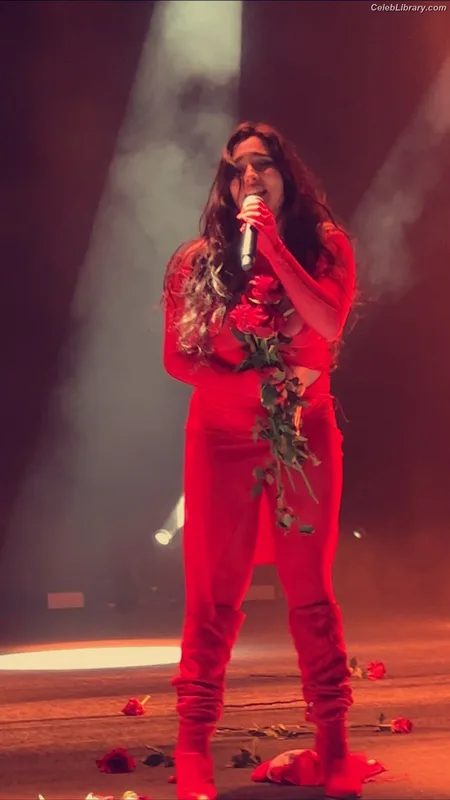 Lauren Jauregui photo 24 of 678