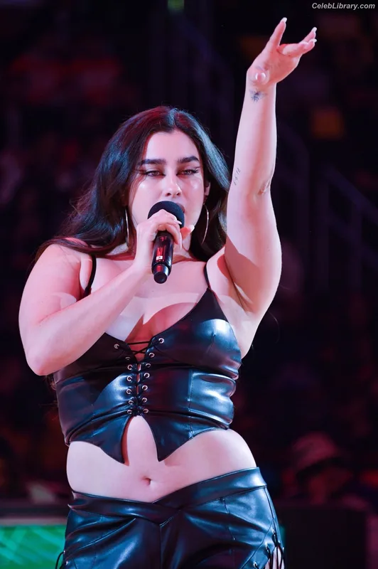 Lauren Jauregui photo 11 of 678