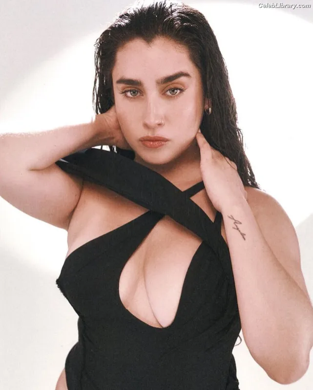 Lauren Jauregui photo 15 of 678