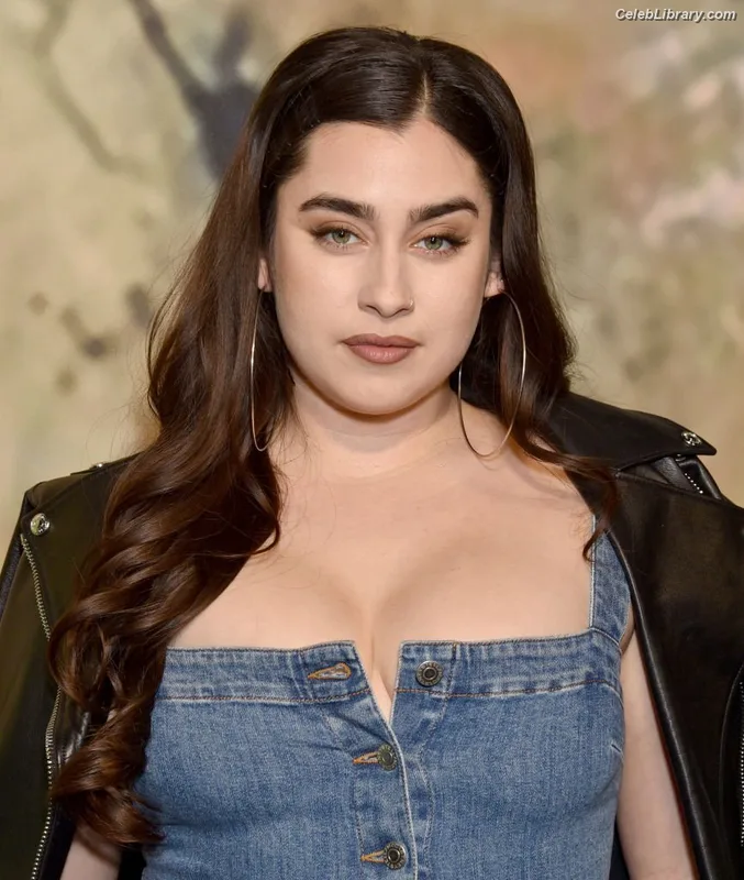 Lauren Jauregui photo 1 of 678