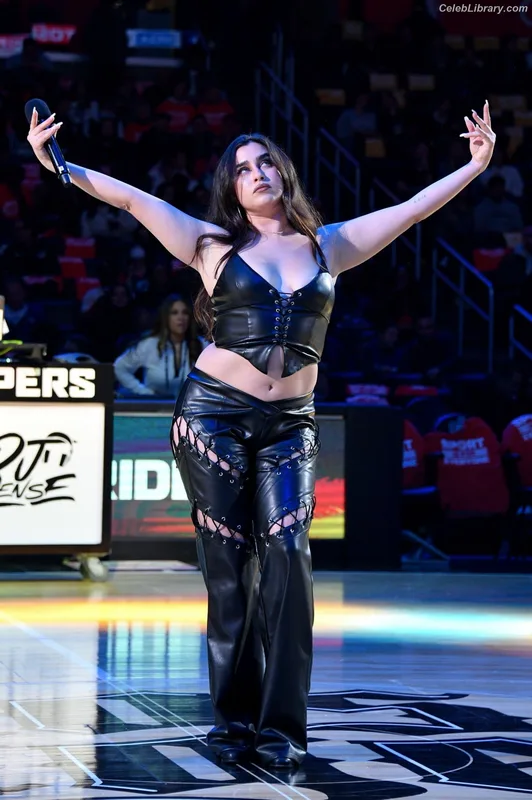Lauren Jauregui photo 5 of 678