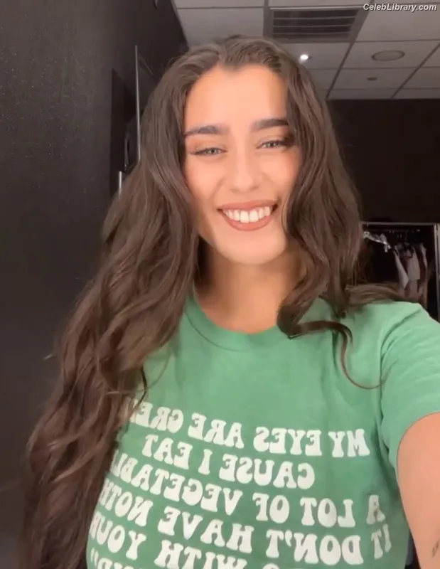 Lauren Jauregui photo 9 of 678
