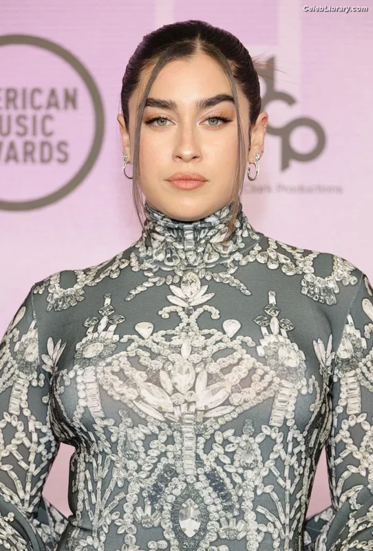 Lauren Jauregui photo 20 of 678