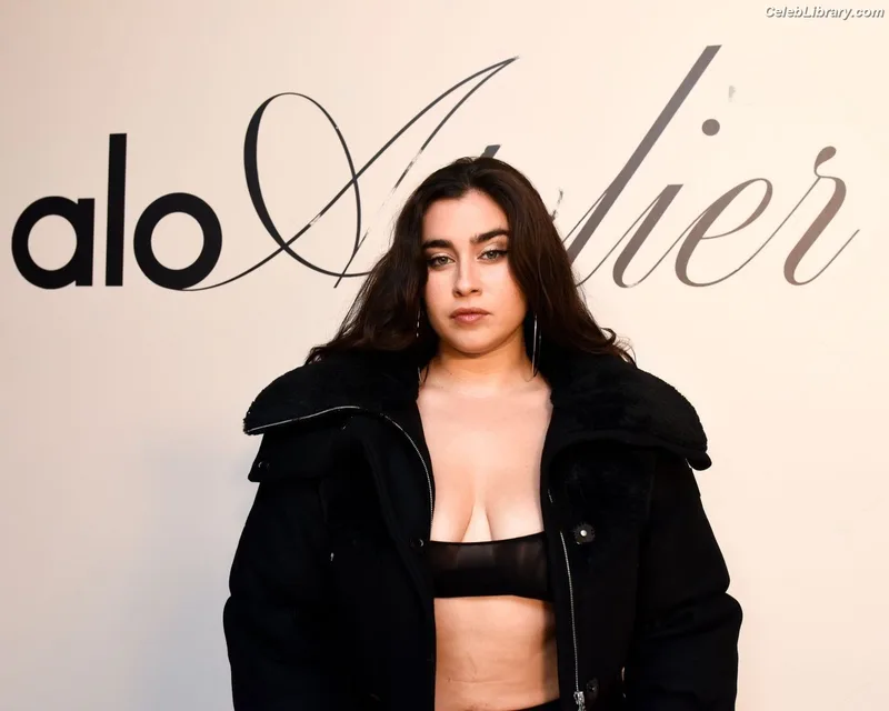 Lauren Jauregui photo 23 of 678
