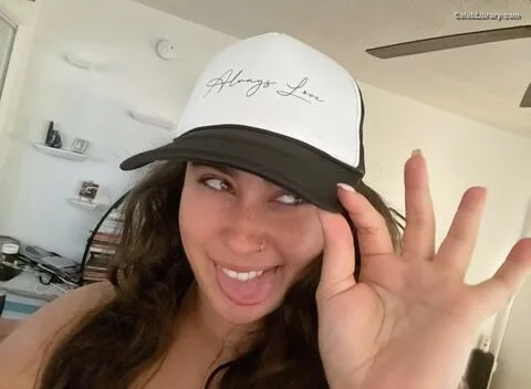 Lauren Jauregui photo 3 of 678