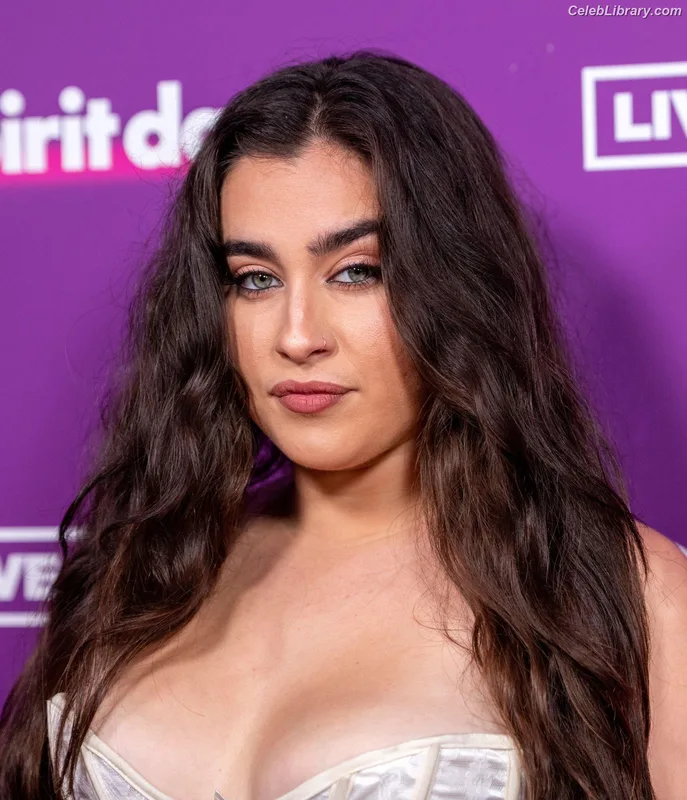 Lauren Jauregui photo 13 of 678